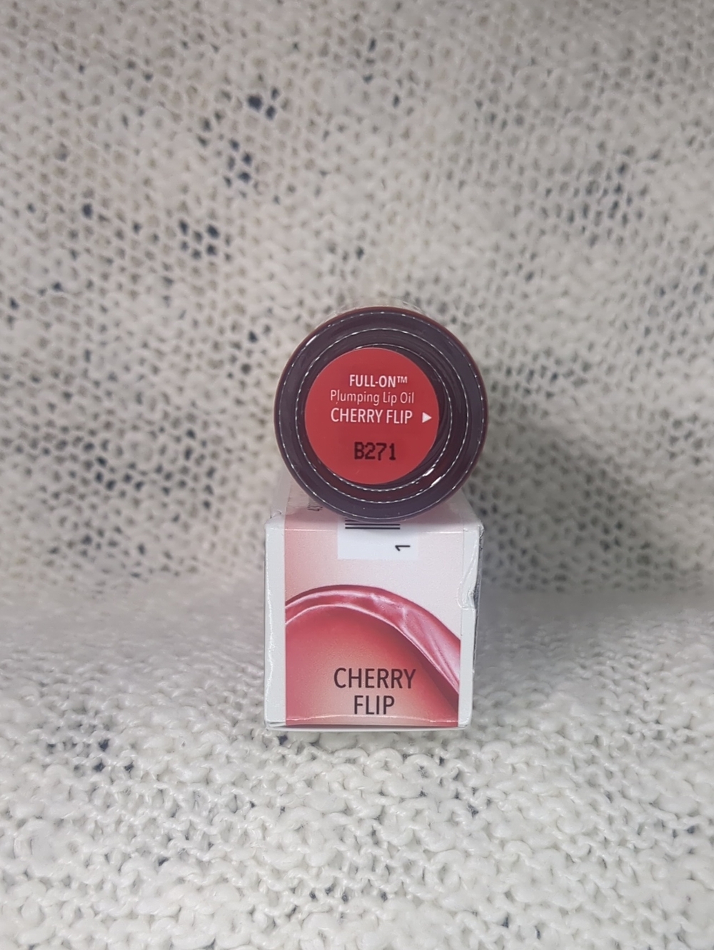 Buxom Full-On Plumping Lip Oil in Cherry Flip, 5.5ml/0.18fl oz - Picture 6 of 10